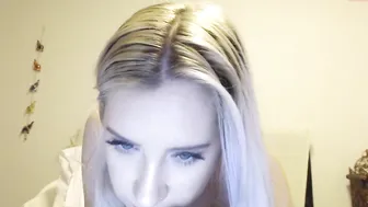 pleasingpoppy cute chicks lick cunt in pose