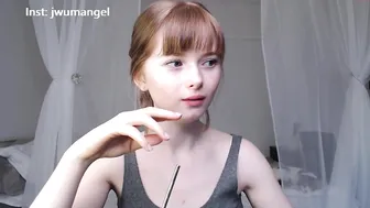 penelopa77 jerking on the bed