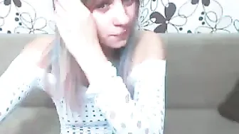 amy_bryant thick slut caresses  tits