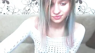 amy_bryant thick slut caresses  tits