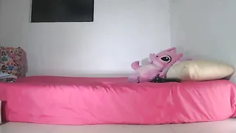 keemhot naughty mare fucks pussy sex machine