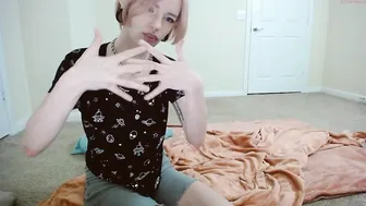 rhaenys wonderful quinit pushes fingers
