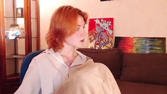 alicebreeze sweet lady takes off her dress