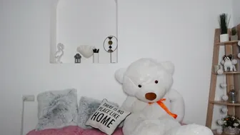 little_flower_ hottie masturbates shaved cunt