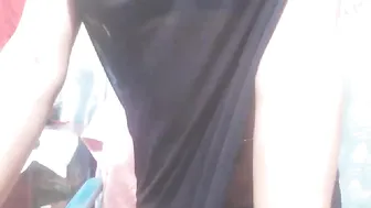 priya_jiya cute girl fingering pussy with vibrator