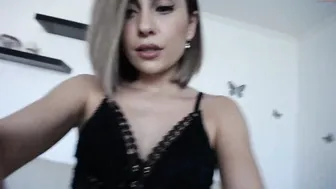 hornyycpl sexy lady fucks both holes