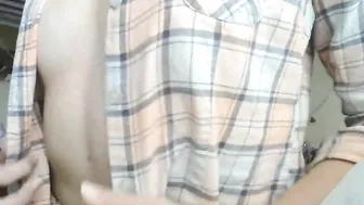 YaGirlDubs a nice babe kneads her cunt