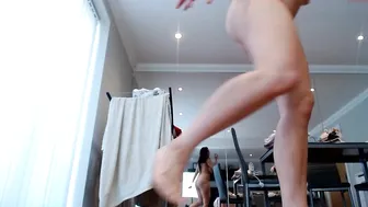 bigboobiebabex hot lady plants hand in anus