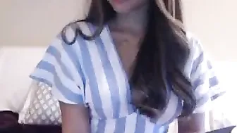 queenemi Busty courtesan