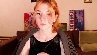 alicebreeze black-haired nymph pulls pussy