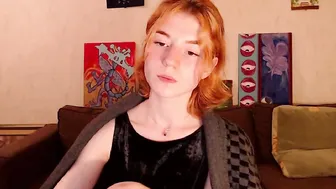 alicebreeze black-haired nymph pulls pussy