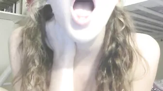 YaGirlDubs hot chick twirls big booty