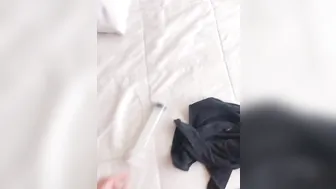 yagirldubs caresses the clitoris under the table