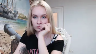 thelonepirate Mature blonde masturbating vagina