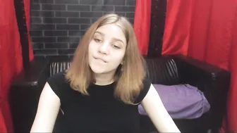 suzieshyne Shy slut pulls juicy cunt