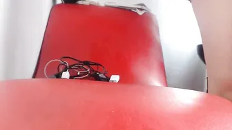 dfirstladypretty Shameless bitch brings herself to orgasm