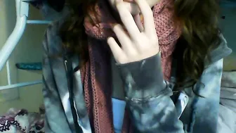 YaGirlDubs in black stockings jerks off