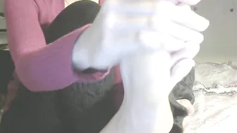 YaGirlDubs angel masturbates pink pussy
