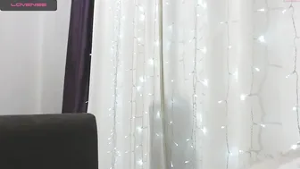 littlesonia cute passion pulls the cap with his fingers