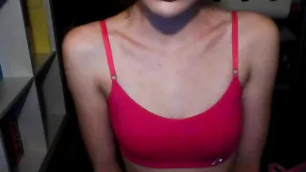 YaGirlDubs nude chick posing on the couch