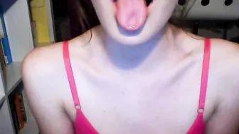 YaGirlDubs thin skin sucks rubber dick