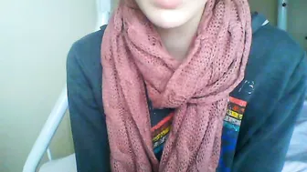 YaGirlDubs hot beast jerking her shaved cunt