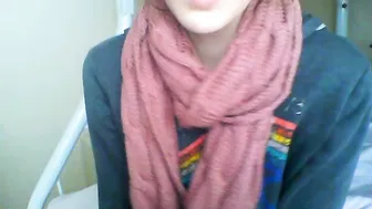 YaGirlDubs hot beast jerking her shaved cunt