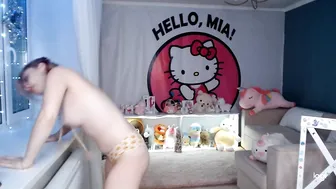 MiaMelon hot lady passionately pulls pussy