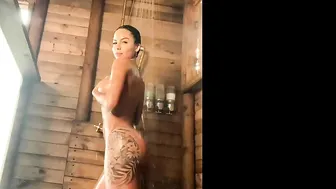 julianacandy naked babe demonstrates chocolate body