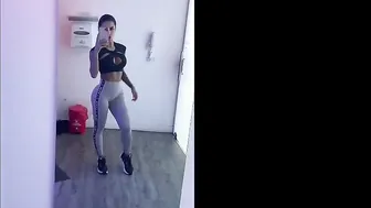 julianacandy dark haired babe fucks pussy