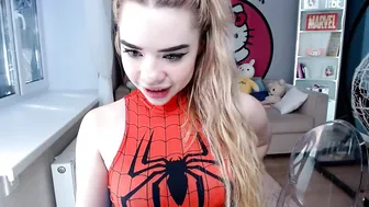 MiaMelon sultry confused talks in fries