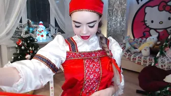 MiaMelon gorgeous babe fucks her shaved pussy