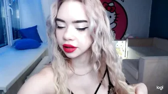 MiaMelon touching