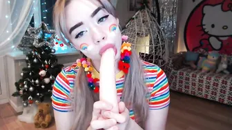 MiaMelon busty skin fucks pussy dildo