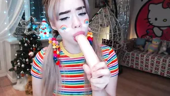 MiaMelon busty skin fucks pussy dildo