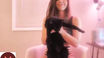 KATEELIFE hot beast jerking her shaved cunt