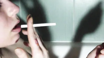 XcreaMMollyX big breasted passion rubs the body with oil