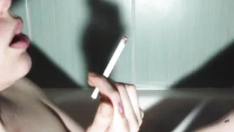 XcreaMMollyX big breasted passion rubs the body with oil