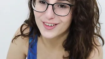 Sadbaffoon manyvids slutty female gently pulls pussy
