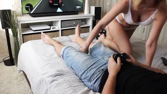 FoxyAlisa slut fucks bear