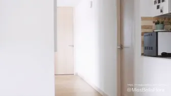 FloraBella_ busty milf - deliciously jerking her pussy