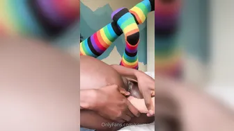 Sexmeat busty hottie gently jerks her cunt
