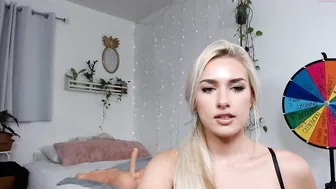 sexyashley beautiful lady pulls pussy