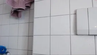 yogabunny experienced woman paws lips sex