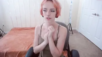 rhaenys jerking on the bed