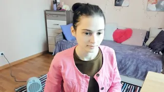 turn_me_on__ plump bitch creases her boobs