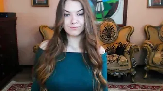 lydieloveface impressive wench effectively jerks her cap