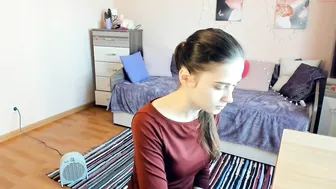 turn_me_on__ hot chick twirls big booty