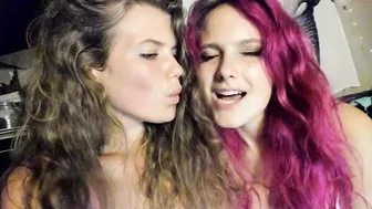 sunshinekate undresses and shows puffy bread