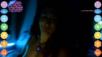spiritual_slut a nice babe kneads her cunt